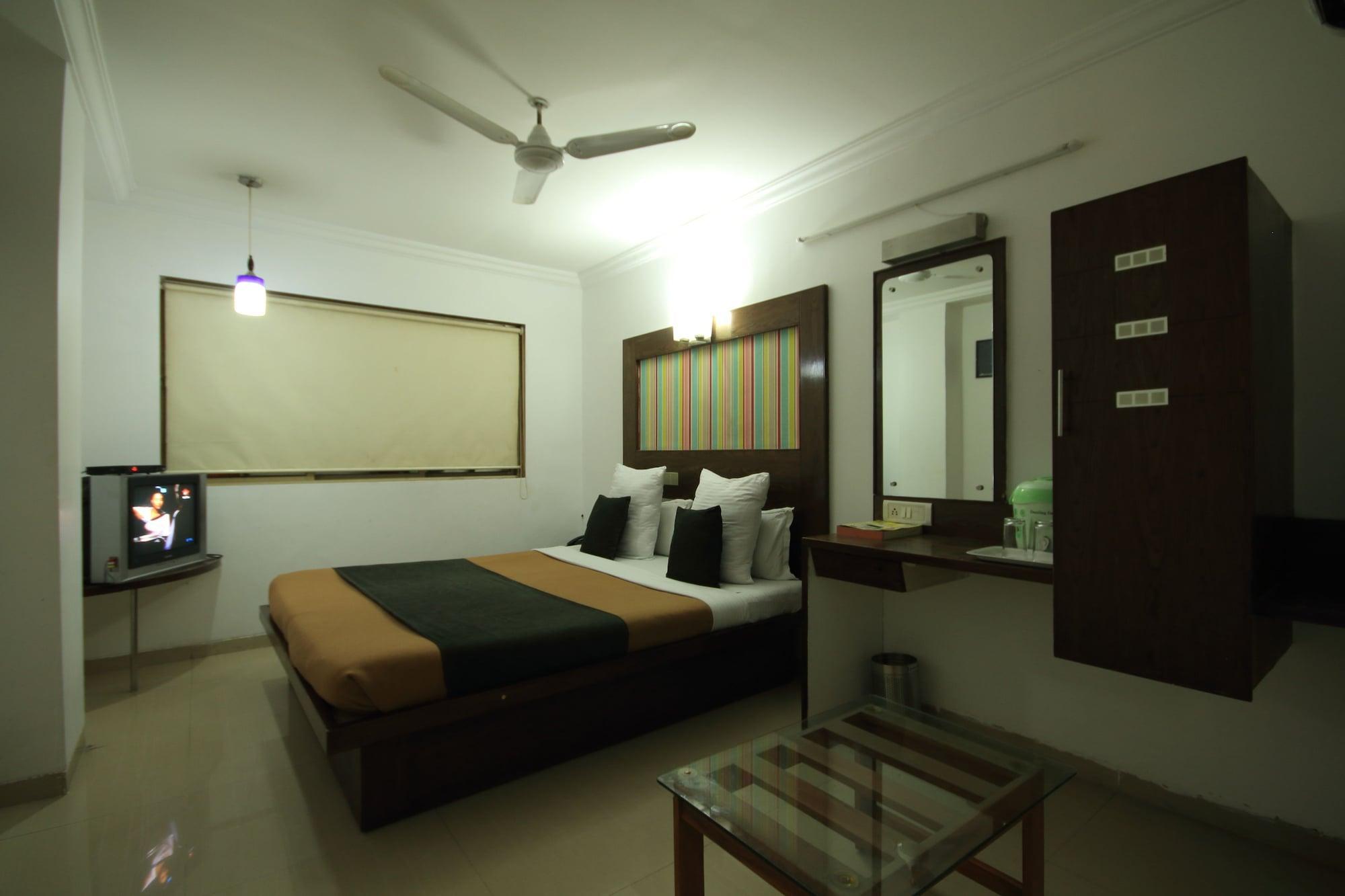 Fabhotel Kadamb Inn Ahmedabad Esterno foto