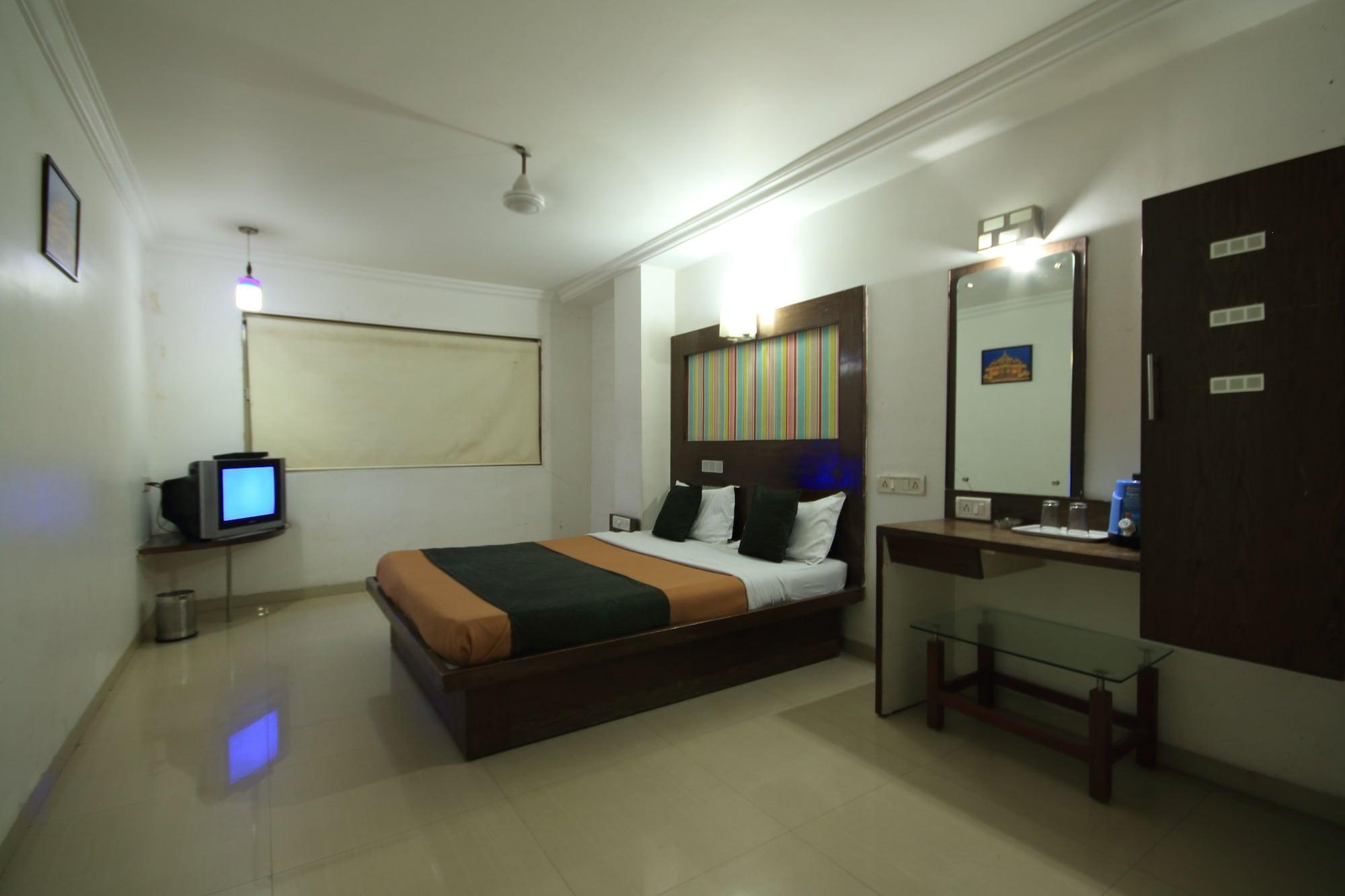 Fabhotel Kadamb Inn Ahmedabad Esterno foto