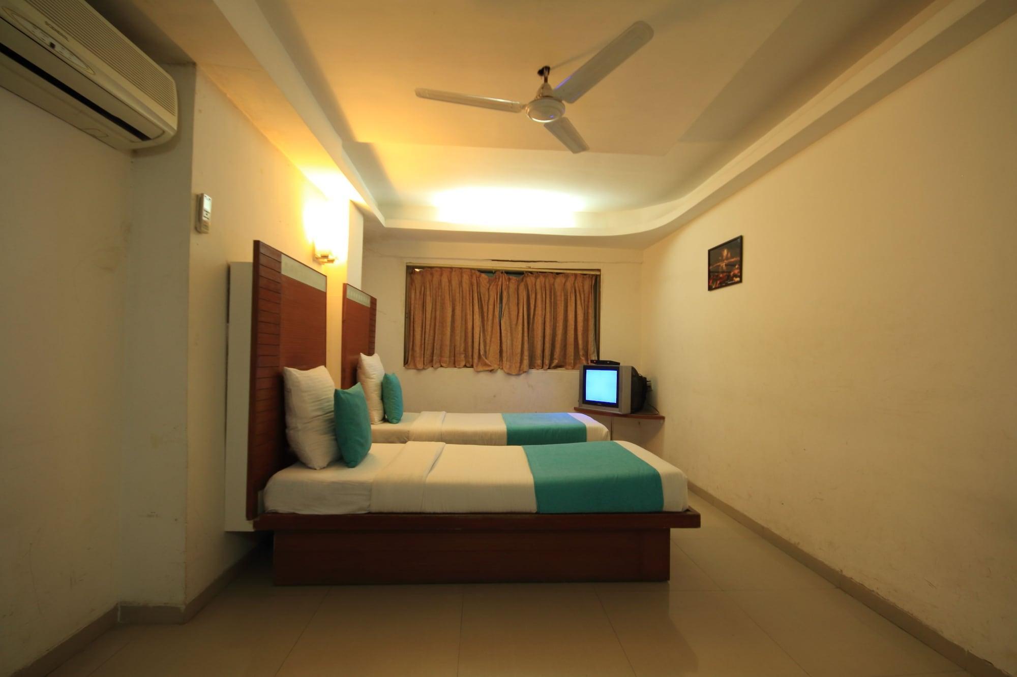 Fabhotel Kadamb Inn Ahmedabad Esterno foto