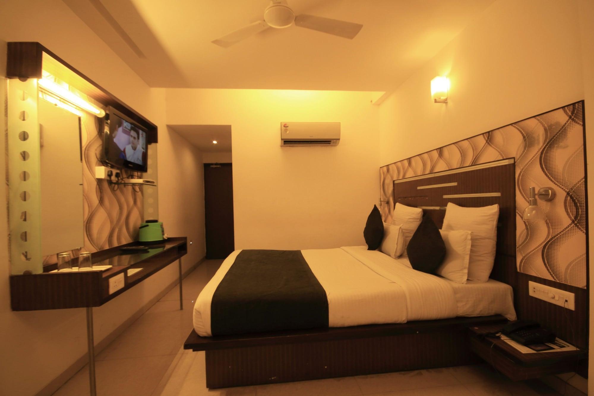 Fabhotel Kadamb Inn Ahmedabad Esterno foto