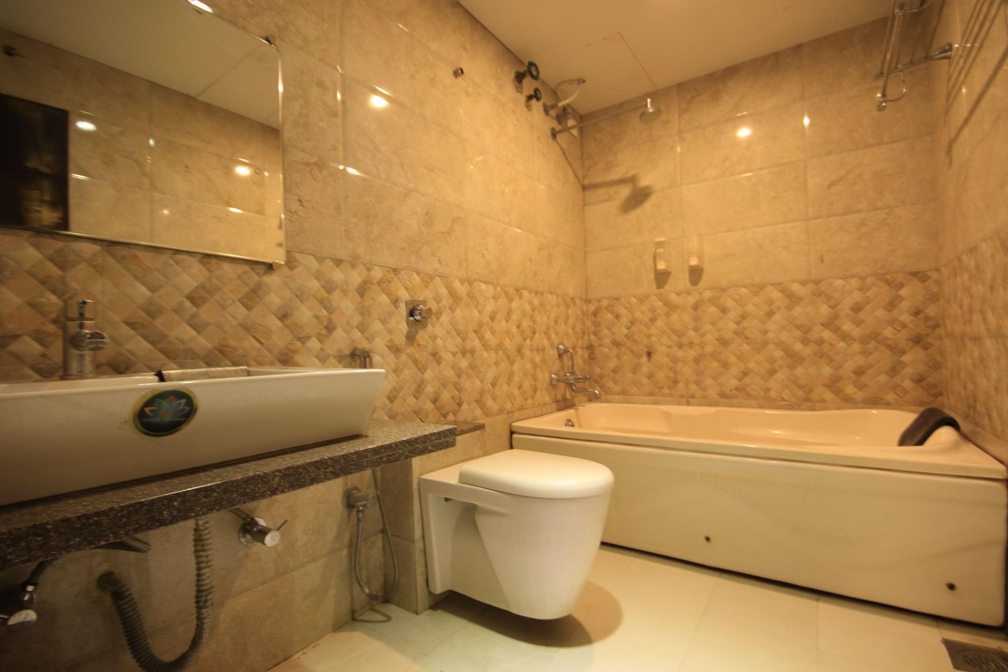 Fabhotel Kadamb Inn Ahmedabad Esterno foto