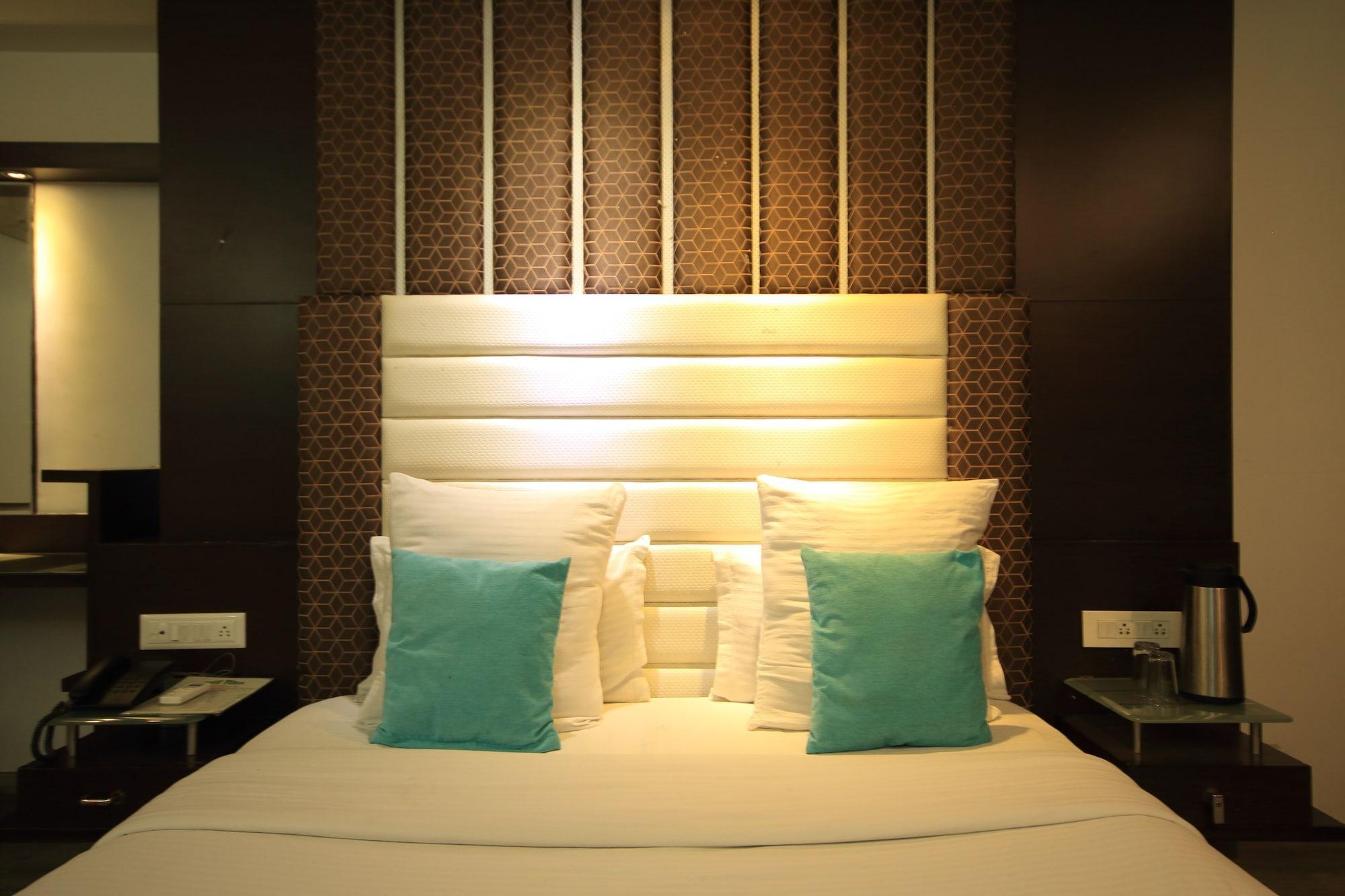 Fabhotel Kadamb Inn Ahmedabad Esterno foto