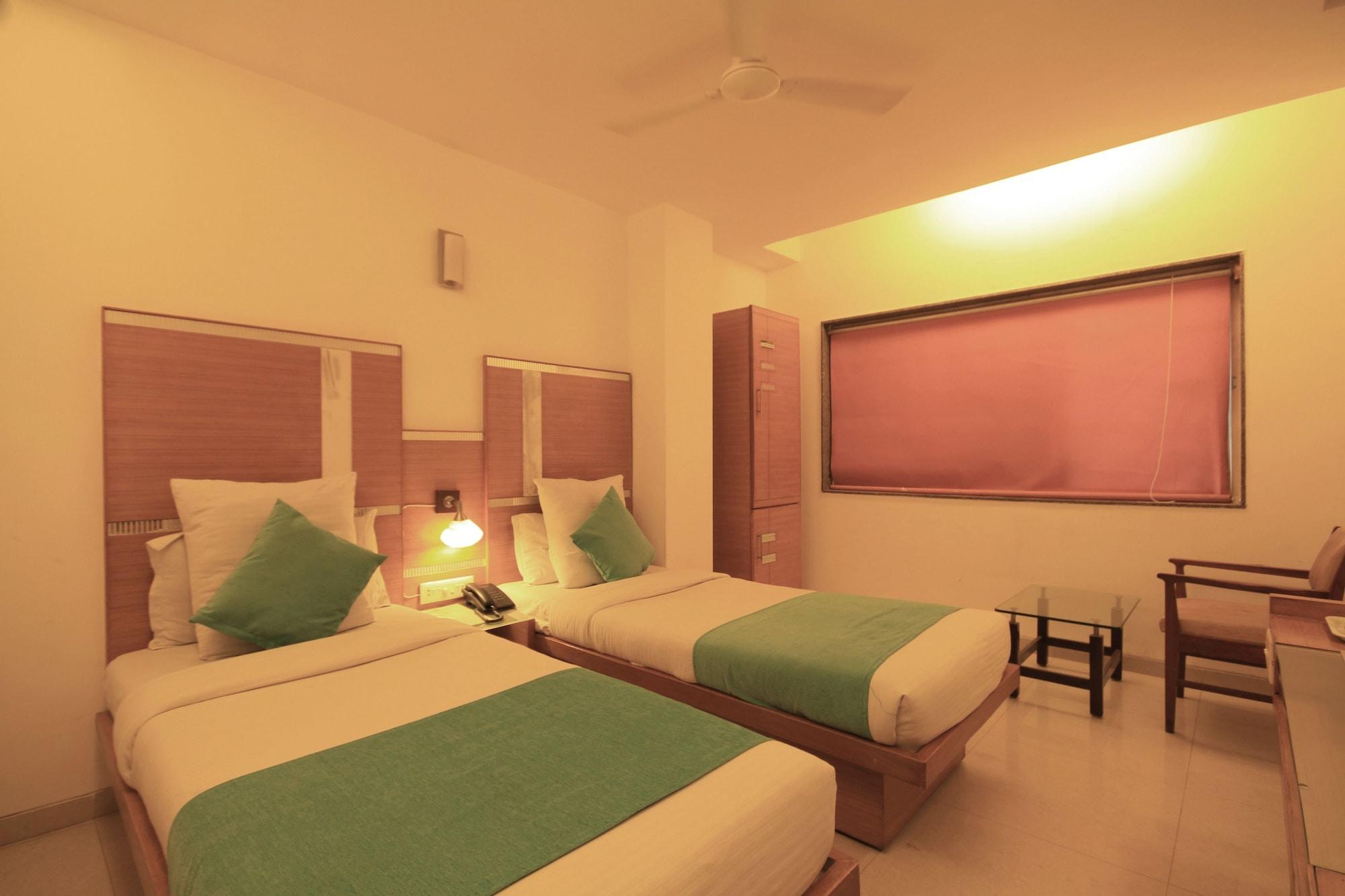 Fabhotel Kadamb Inn Ahmedabad Esterno foto
