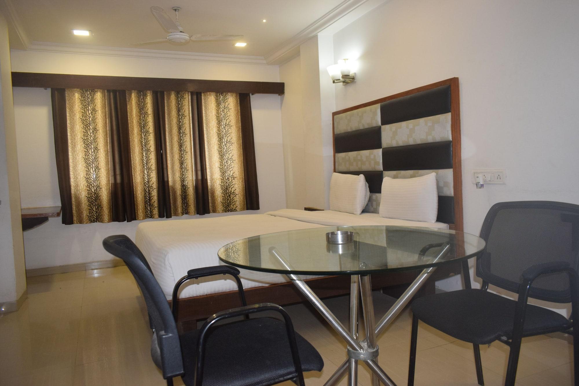 Fabhotel Kadamb Inn Ahmedabad Esterno foto