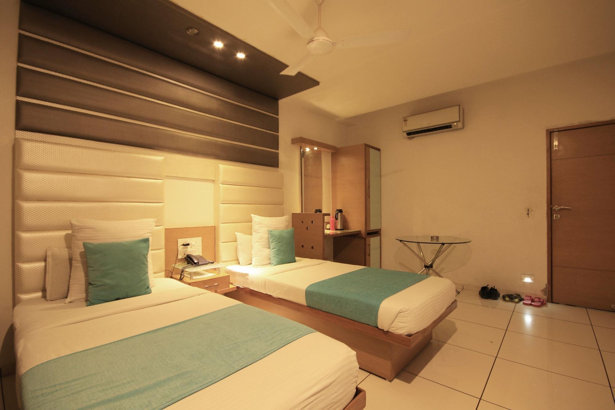 Fabhotel Kadamb Inn Ahmedabad Esterno foto