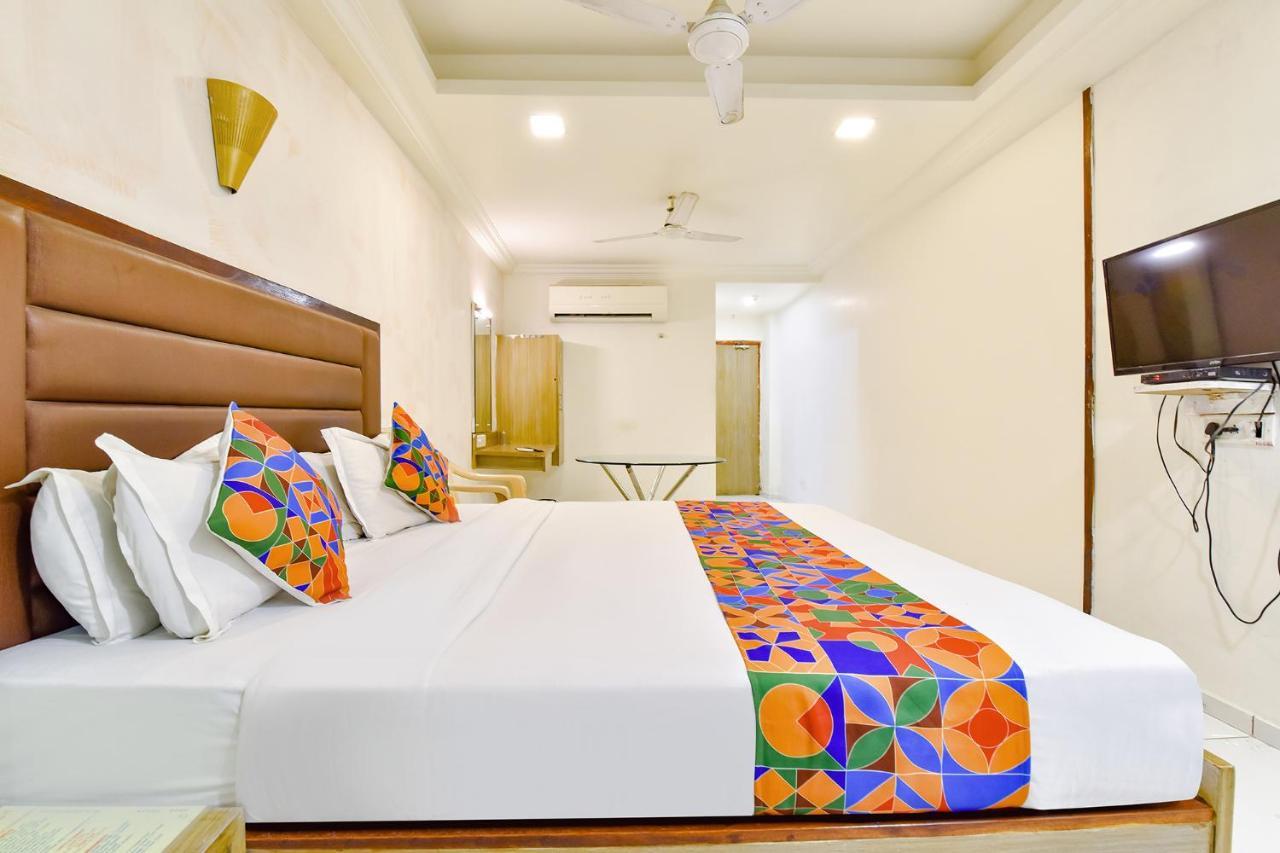 Fabhotel Kadamb Inn Ahmedabad Esterno foto